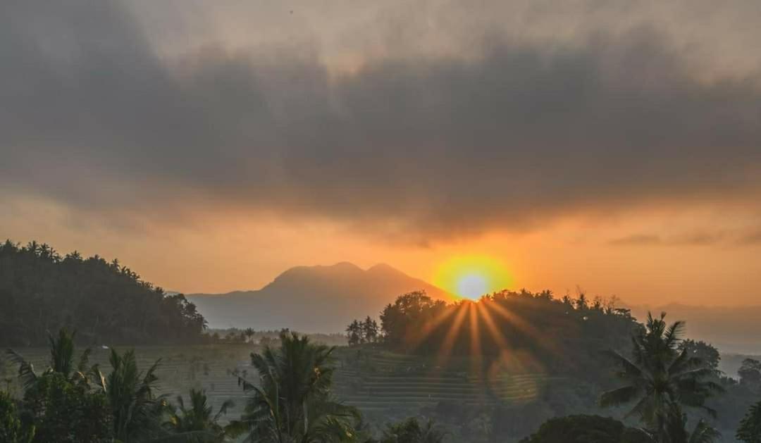 Pondok Lembah Dukuh Homestay การางาเซ็ม ภายนอก รูปภาพ